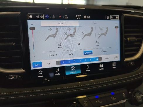 New 2026 Chrysler Pacifica Select image 18