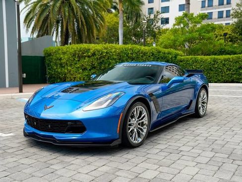 Used 2016 Chevrolet Corvette Z06 w/ 3LZ Preferred Equipment Group RWD image 2