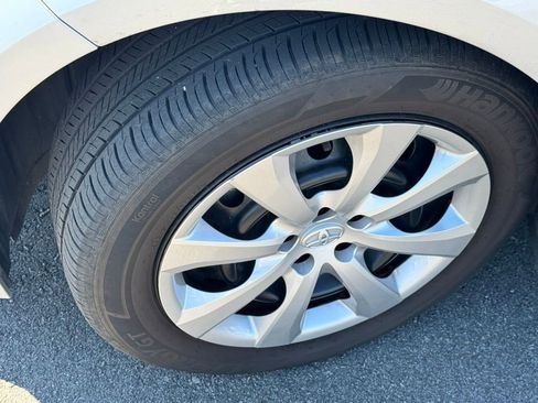 Used 2025 Toyota Corolla LE FWD image 36