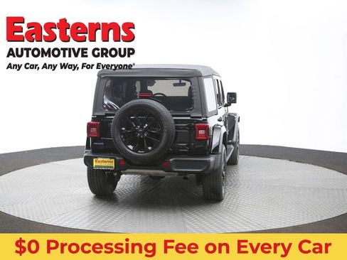 Used 2021 Jeep Wrangler Unlimited Sahara w/ Cold Weather Group AWD/4WD image 39