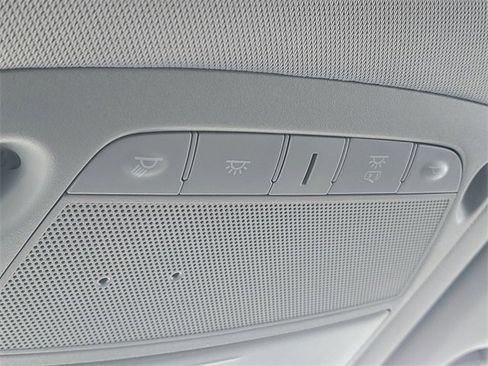 Used 2020 Nissan Pathfinder SV image 29