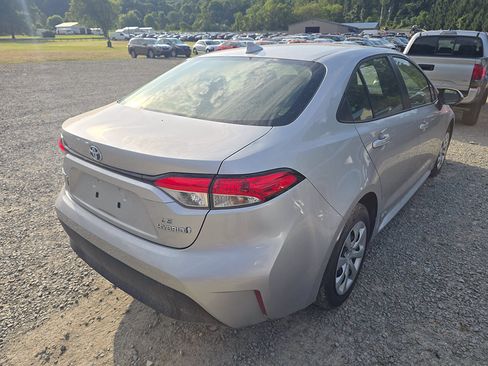 Used 2024 Toyota Corolla LE AWD/4WD image 3