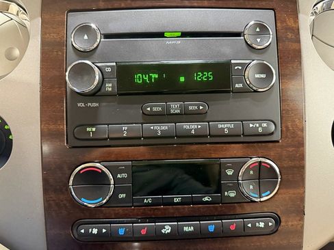 Used 2014 Ford Expedition EL XLT w/ Equipment Group 202A image 18