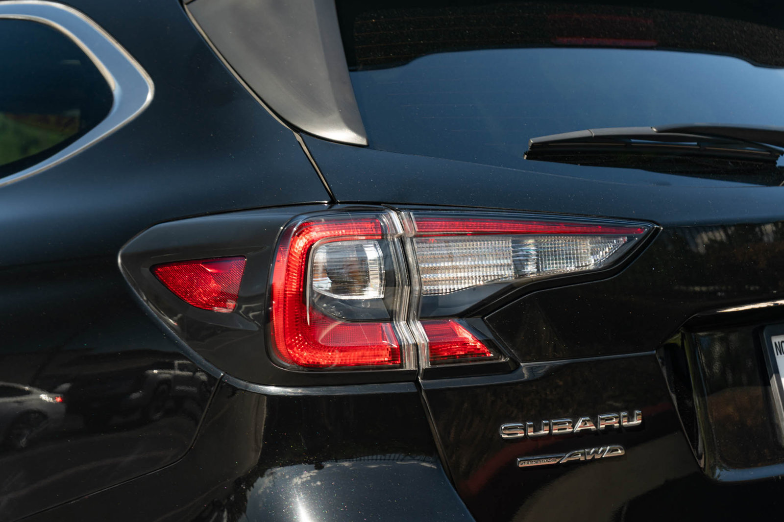 Used 2023 Subaru Outback Limited AWD/4WD image 7