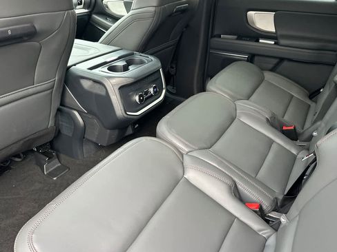 New 2025 Ford Expedition Active image 4