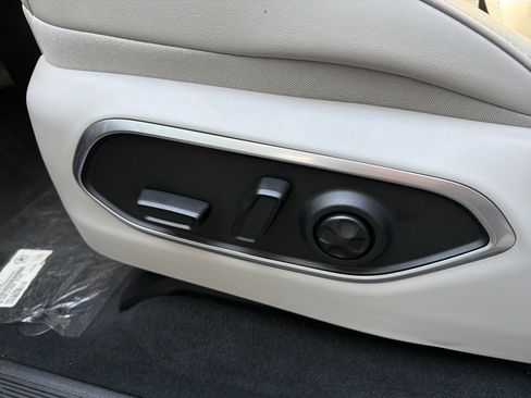 New 2026 Jeep Grand Wagoneer Limited AWD/4WD image 11