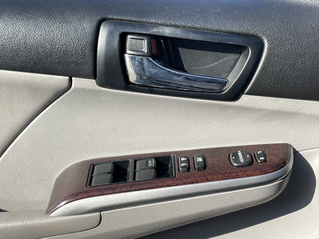 Used 2012 Toyota Camry XLE FWD image 22