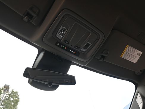 Used 2024 GMC Sierra 1500 Elevation image 30