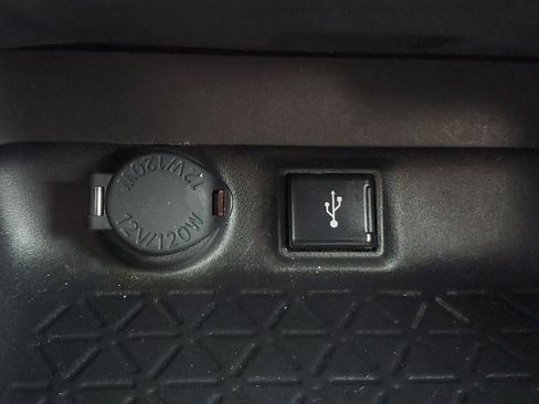 Used 2021 Toyota RAV4 XLE FWD image 26