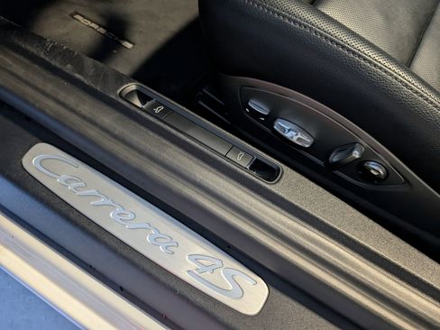 Used 2018 Porsche 911 Carrera 4S image 30