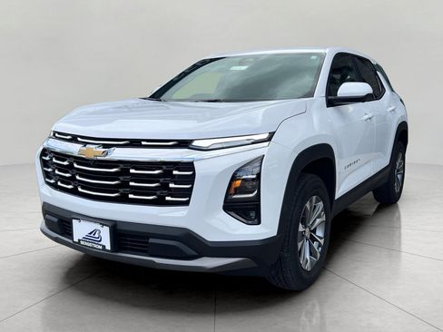 Used 2026 Chevrolet Equinox LT w/ Safety and Technology Package FWD image 6