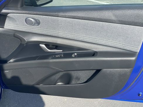 Certified 2023 Hyundai Elantra Limited image 27