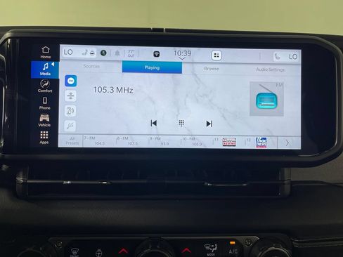 Used 2025 Jeep Wrangler Unlimited Sahara AWD/4WD image 20