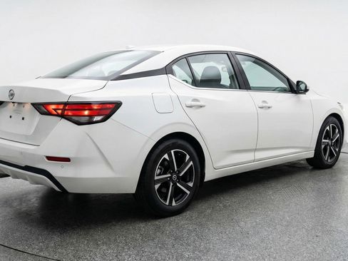 Used 2025 Nissan Sentra SV image 9