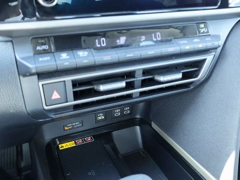 Used 2025 Toyota Camry LE image 14