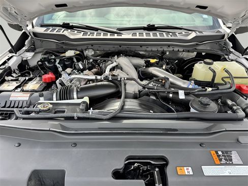 Used 2023 Ford F250 Lariat image 9