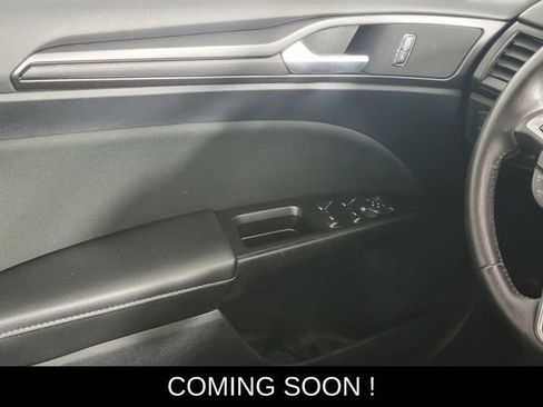 Used 2018 Ford Fusion SE image 32