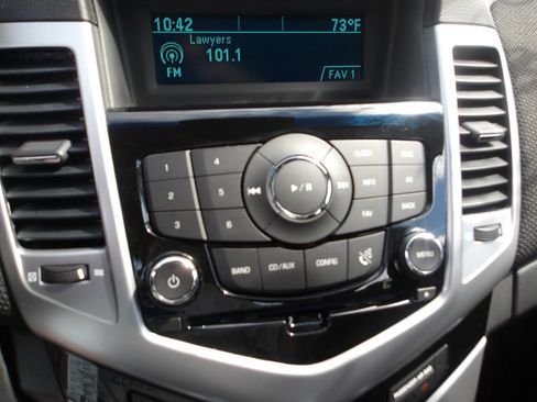 Used 2011 Chevrolet Cruze LT image 14