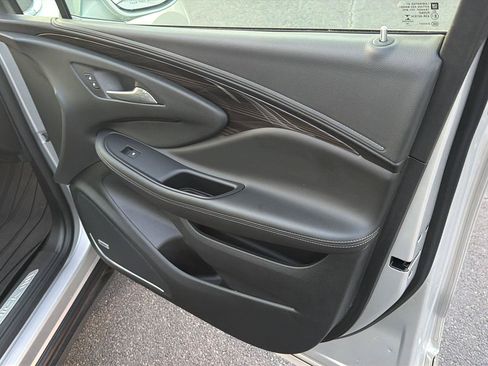 Used 2019 Buick Envision Premium AWD/4WD image 15