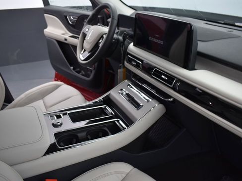 New 2025 Lincoln Aviator Reserve w/ Illumination Package image 28