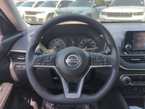 Used 2021 Nissan Altima 2.5 S FWD image 16