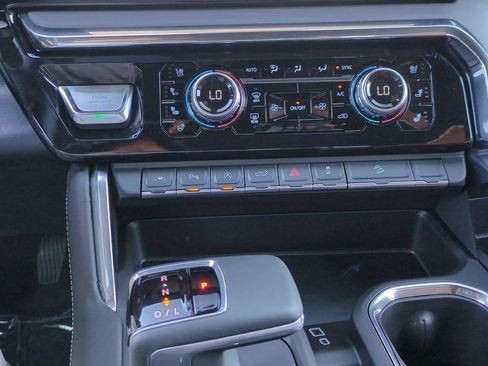 New 2026 GMC Sierra 1500 Denali Ultimate w/ LPO, Black Badging Package AWD/4WD image 16