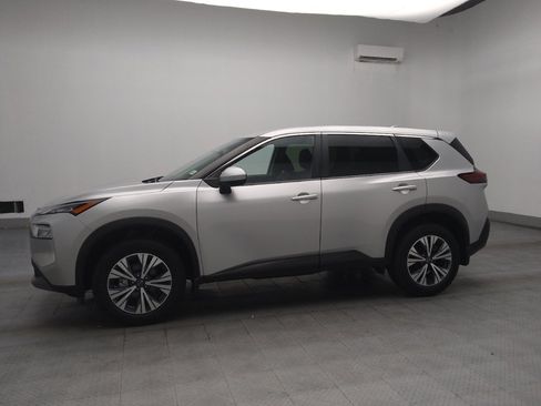 Used 2023 Nissan Rogue SV FWD image 2