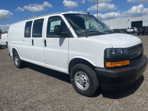 New 2025 Chevrolet Express 3500 Extended w/ Driver Convenience Package image 9