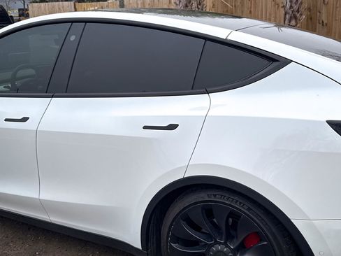 Used 2022 Tesla Model Y Performance image 7
