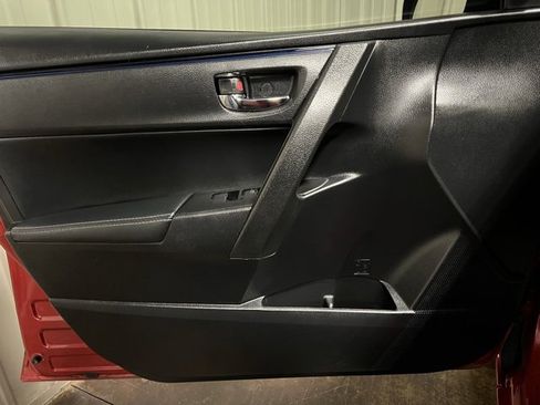 Used 2019 Toyota Corolla L image 12