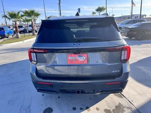 Used 2025 Ford Explorer ST-Line image 5