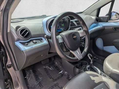 Used 2014 Chevrolet Spark LT FWD image 10