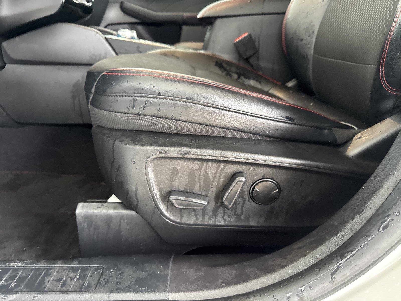 Used 2023 Ford Escape ST-Line w/ Tech Pack #1 FWD image 11