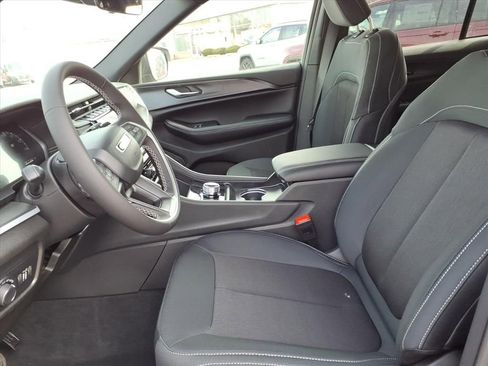 New 2026 Jeep Grand Cherokee Laredo image 8