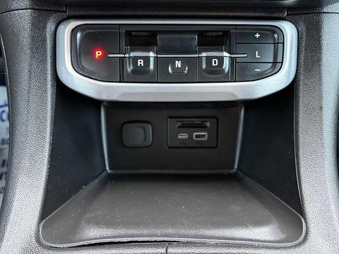 Used 2020 GMC Acadia SLT w/ Driver Alert Package II image 24