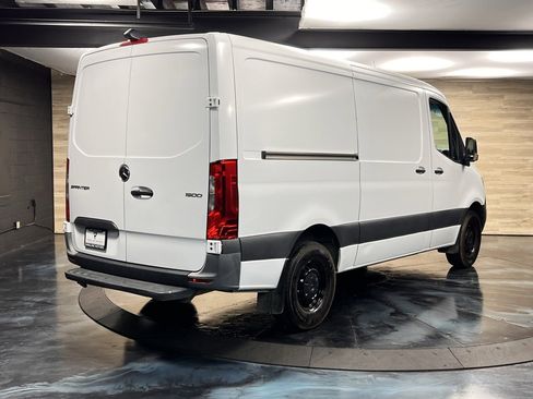 Used 2023 Mercedes-Benz Sprinter 1500 image 15