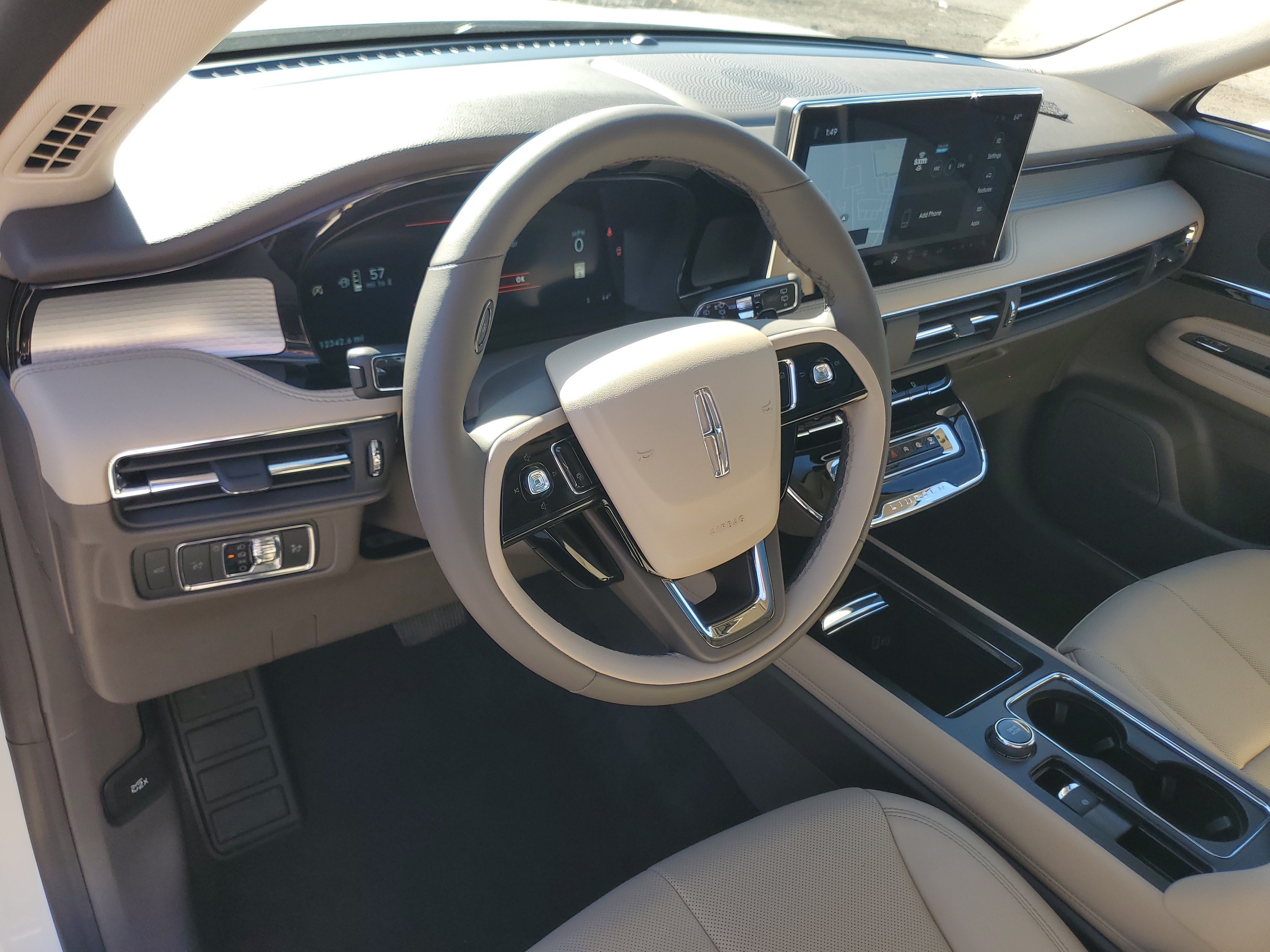 Used 2024 Lincoln Corsair AWD w/ Equipment Group 101A image 13