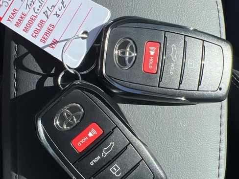 Used 2025 Toyota Corolla Cross XLE w/ Convenience Package image 21