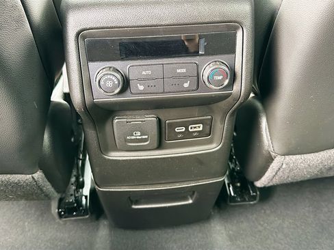 Used 2023 GMC Acadia AT4 w/ Technology Package AWD/4WD image 29
