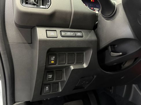 Used 2025 Nissan Frontier Pro-X RWD image 17