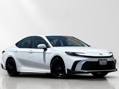 Used 2025 Toyota Camry SE w/ Convenience Package