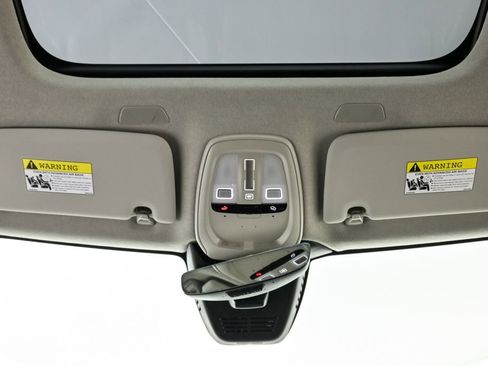 Certified 2025 Volvo XC40 B5 Plus image 20