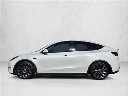 Used 2023 Tesla Model Y Performance image 9