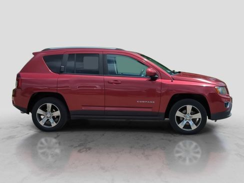 Used 2016 Jeep Compass High Altitude AWD/4WD image 9