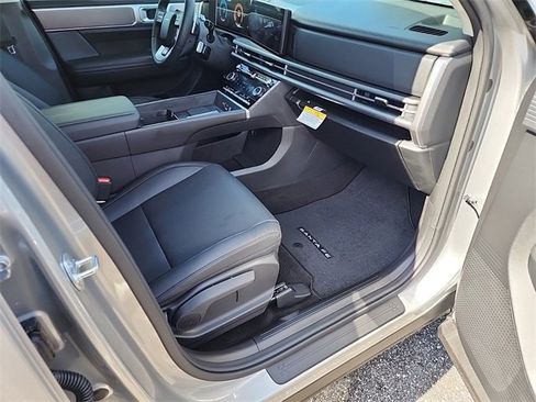 New 2025 Hyundai Santa Fe SEL image 9