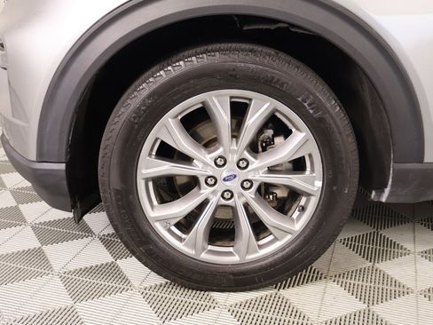 Used 2023 Ford Explorer Limited image 19