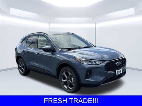 Used 2025 Ford Escape ST-Line Select AWD/4WD image 1