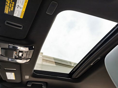Used 2024 Lexus GX 550 w/ Accessory Package (31) AWD/4WD image 30
