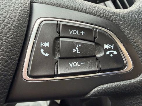 Used 2018 Ford Escape SE image 17