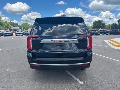 Used 2023 GMC Yukon SLT w/ SLT Premium Package AWD/4WD image 9
